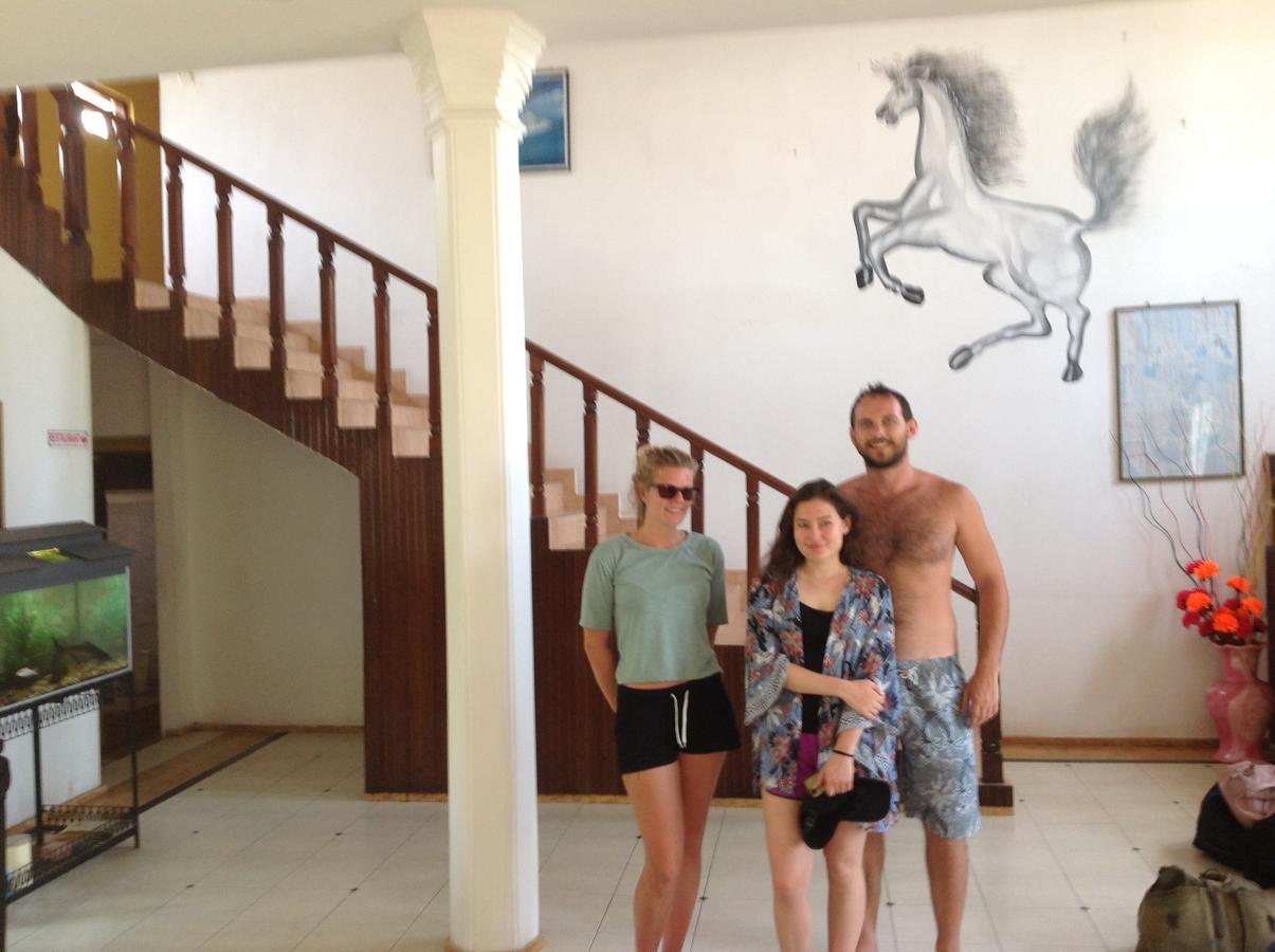 Ninnada Beach Hotel Marawila Exterior photo